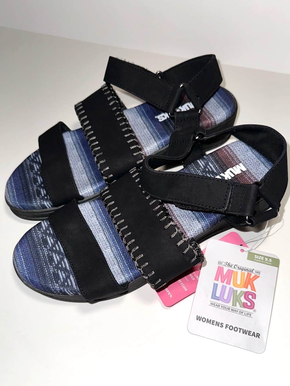MUK LUKS Black City Soul Sandals w/ Blue Patterned Memory Foam Footbed Size 9.5